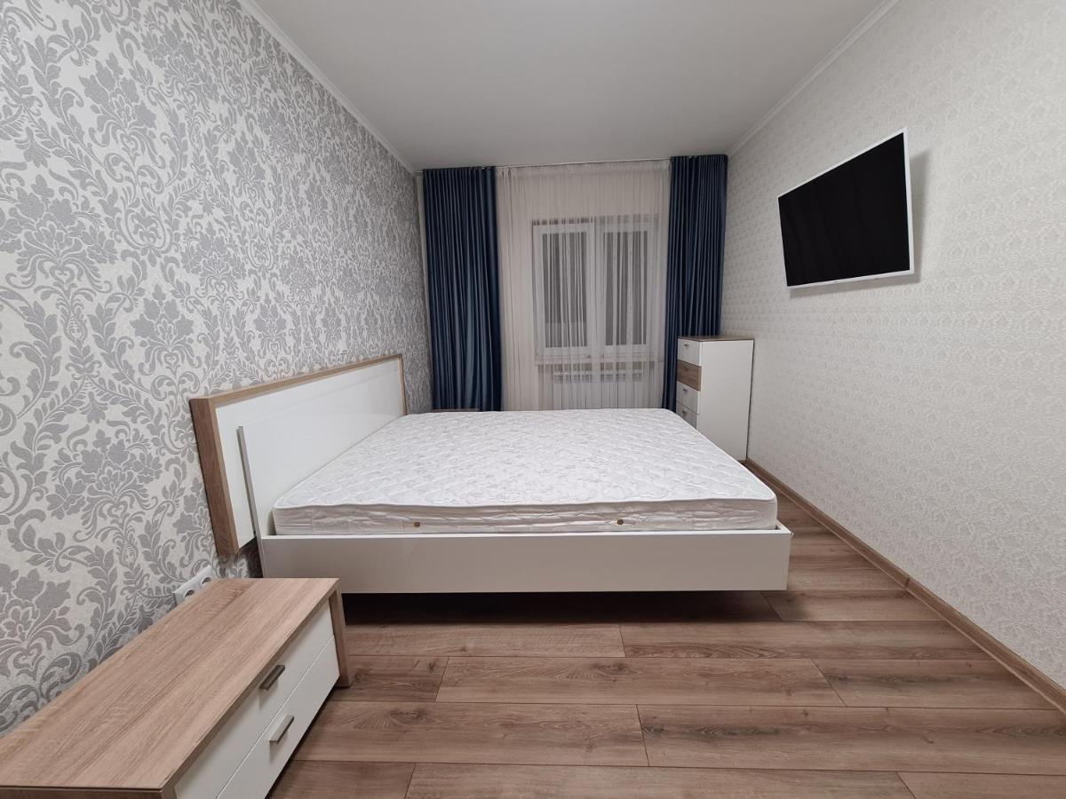 127-Avenue Apartment Чернивци Екстериор снимка