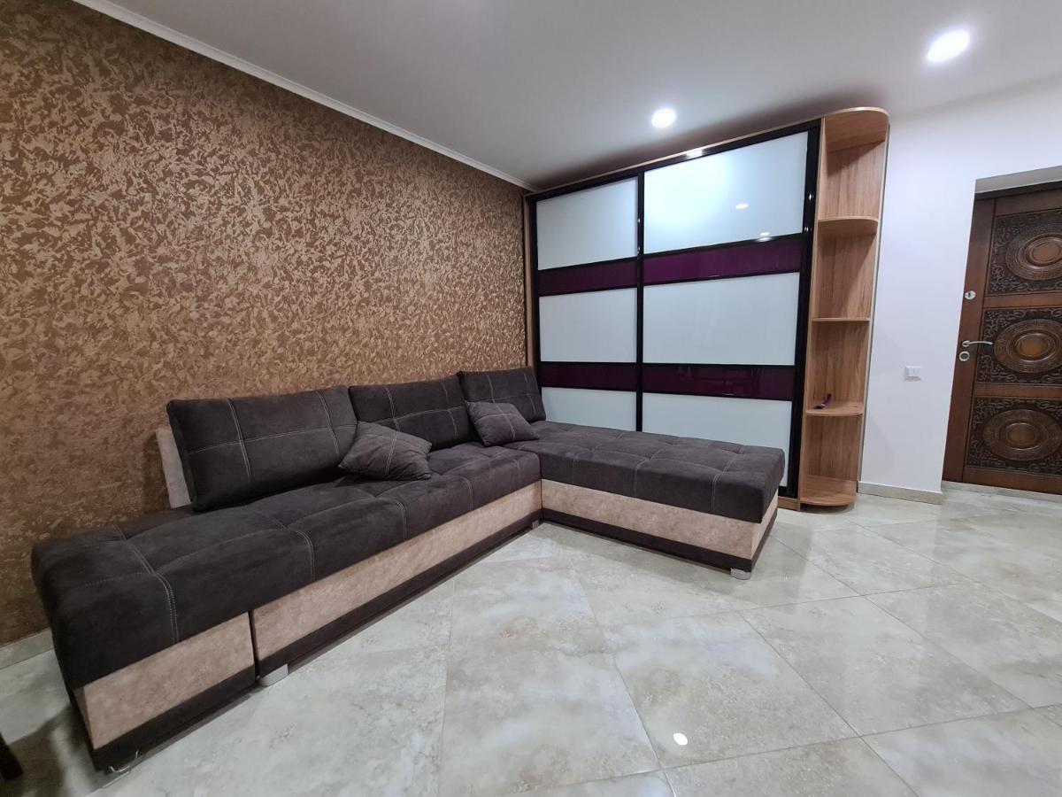 127-Avenue Apartment Чернивци Екстериор снимка
