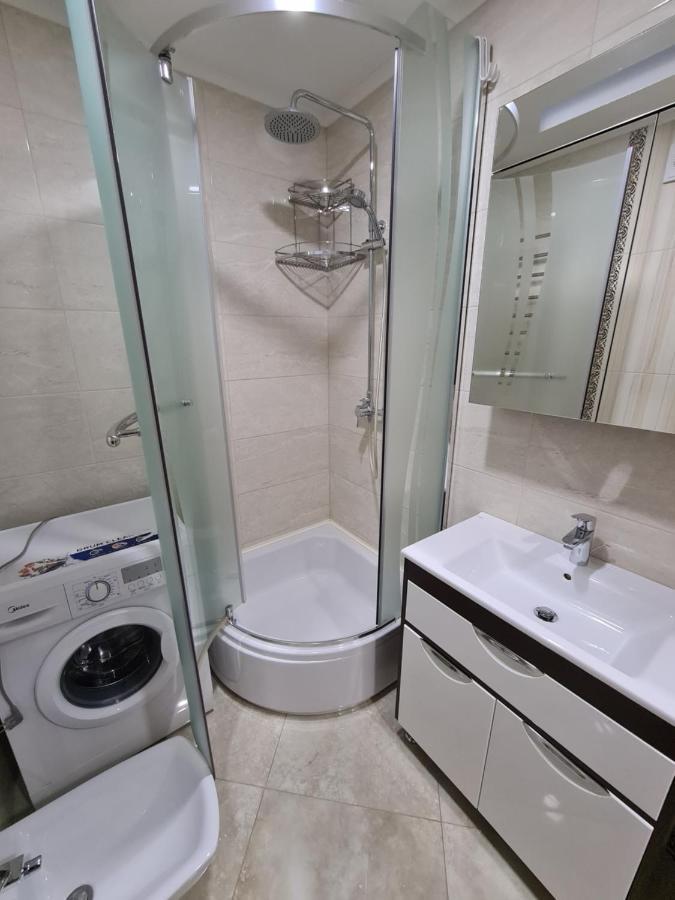 127-Avenue Apartment Чернивци Екстериор снимка